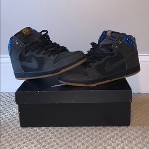 Nike SB Captain America